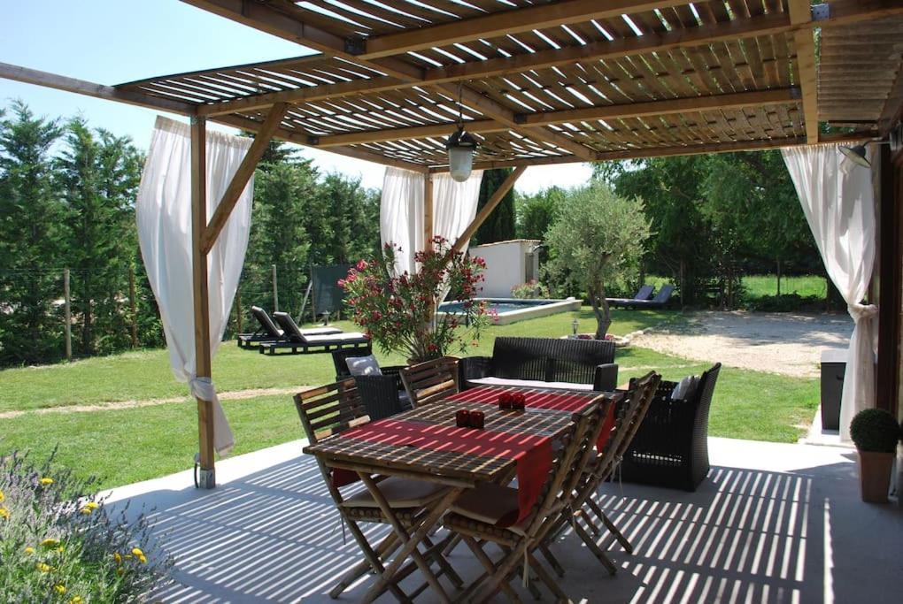 Le Cabanon Tendance Du Luberon Mérindol Esterno foto