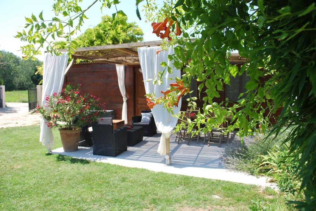Le Cabanon Tendance Du Luberon Mérindol Esterno foto