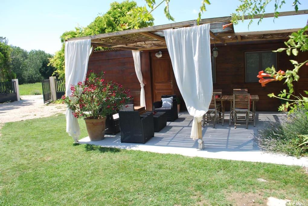 Le Cabanon Tendance Du Luberon Mérindol Esterno foto